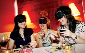 sideys-blind-dining